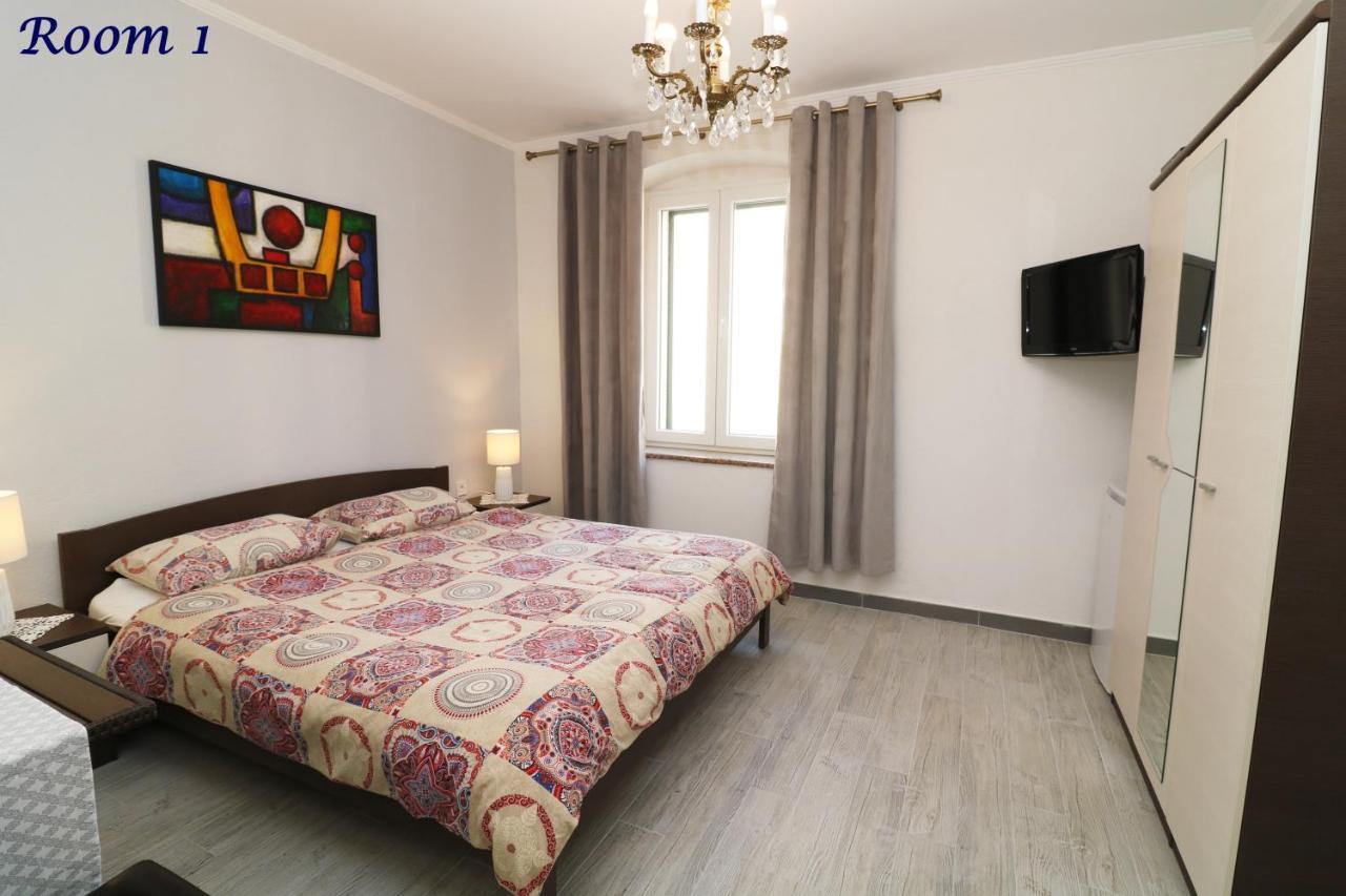 Old Town Rooms And Apartment Porec Luaran gambar